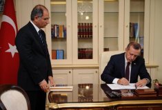 Efkan Ala (à gauche) et Recep Tayyip Erdoğan